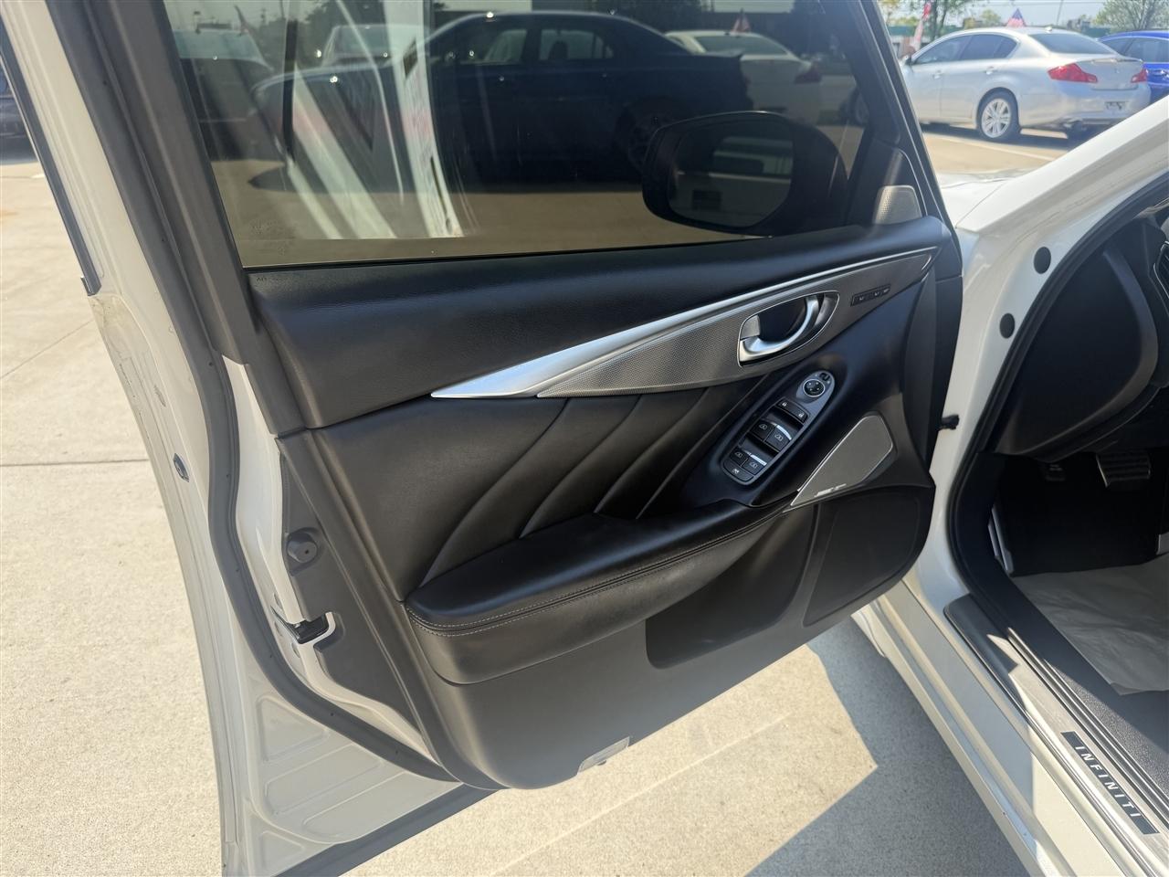 Infiniti Q50 Red Sport 400 2017