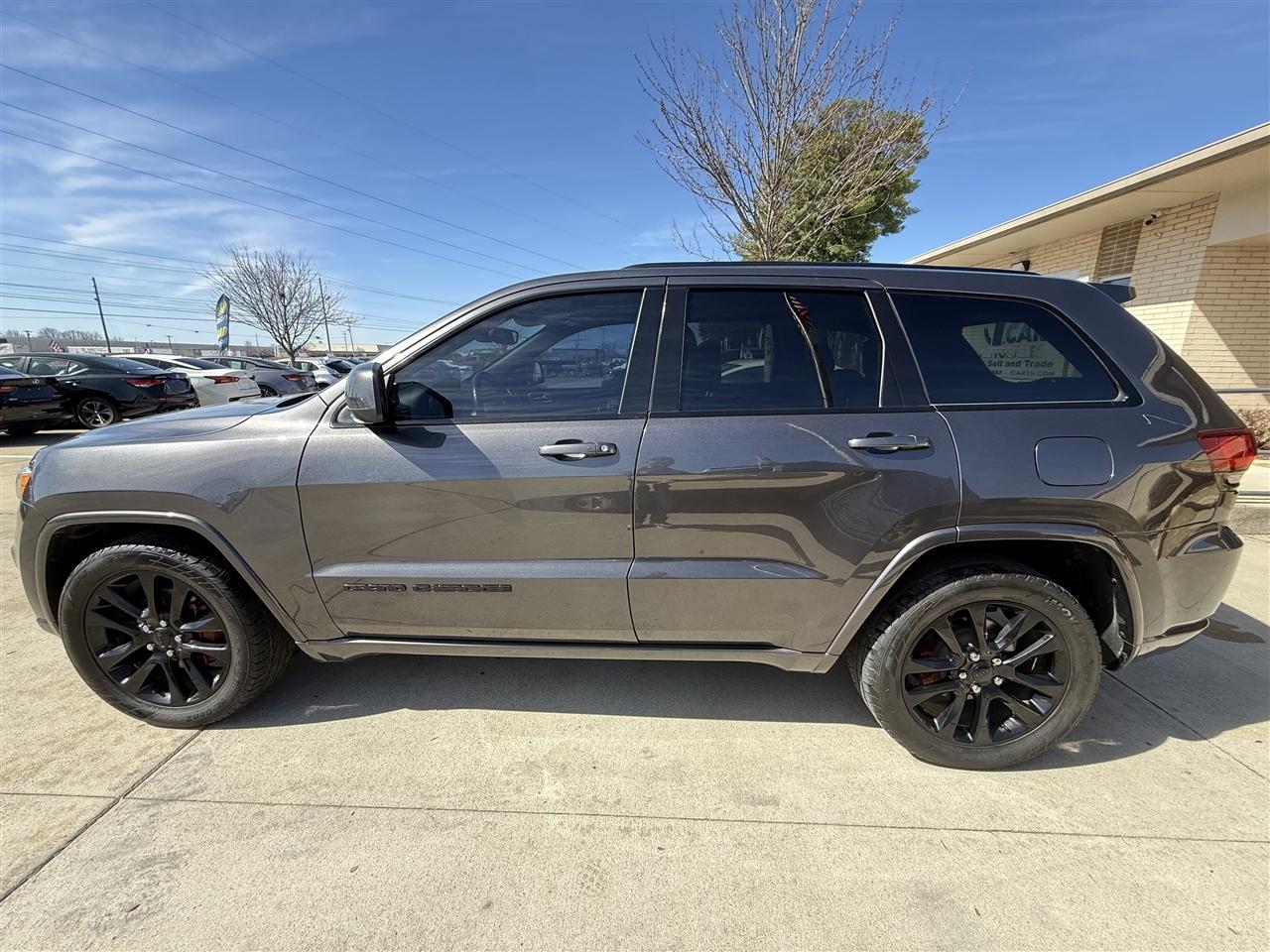 Jeep Grand Cherokee Laredo 2WD 2020