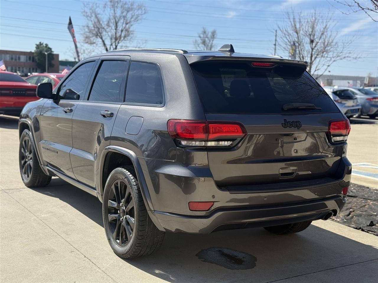 Jeep Grand Cherokee Laredo 2WD 2020