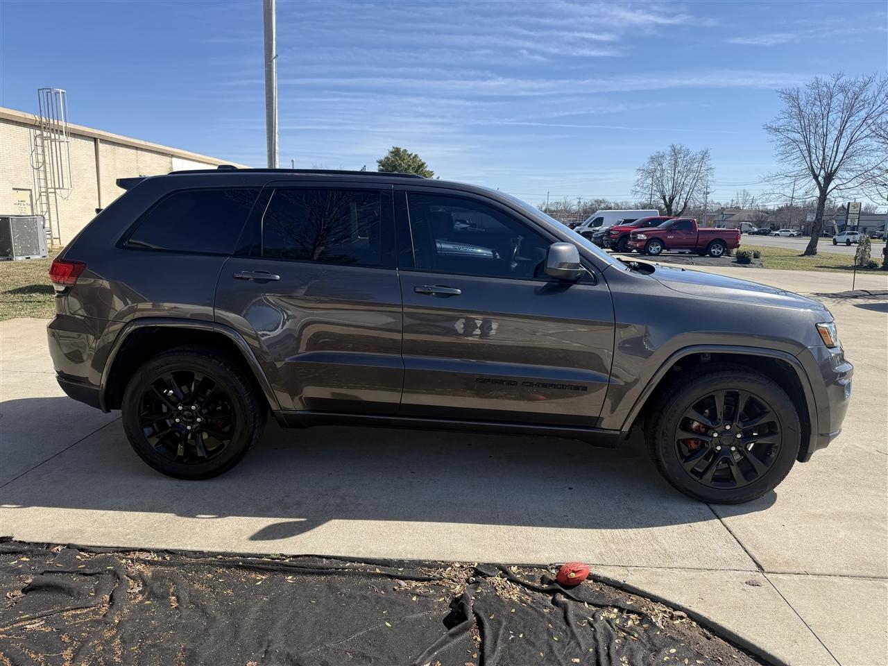 Jeep Grand Cherokee Laredo 2WD 2020