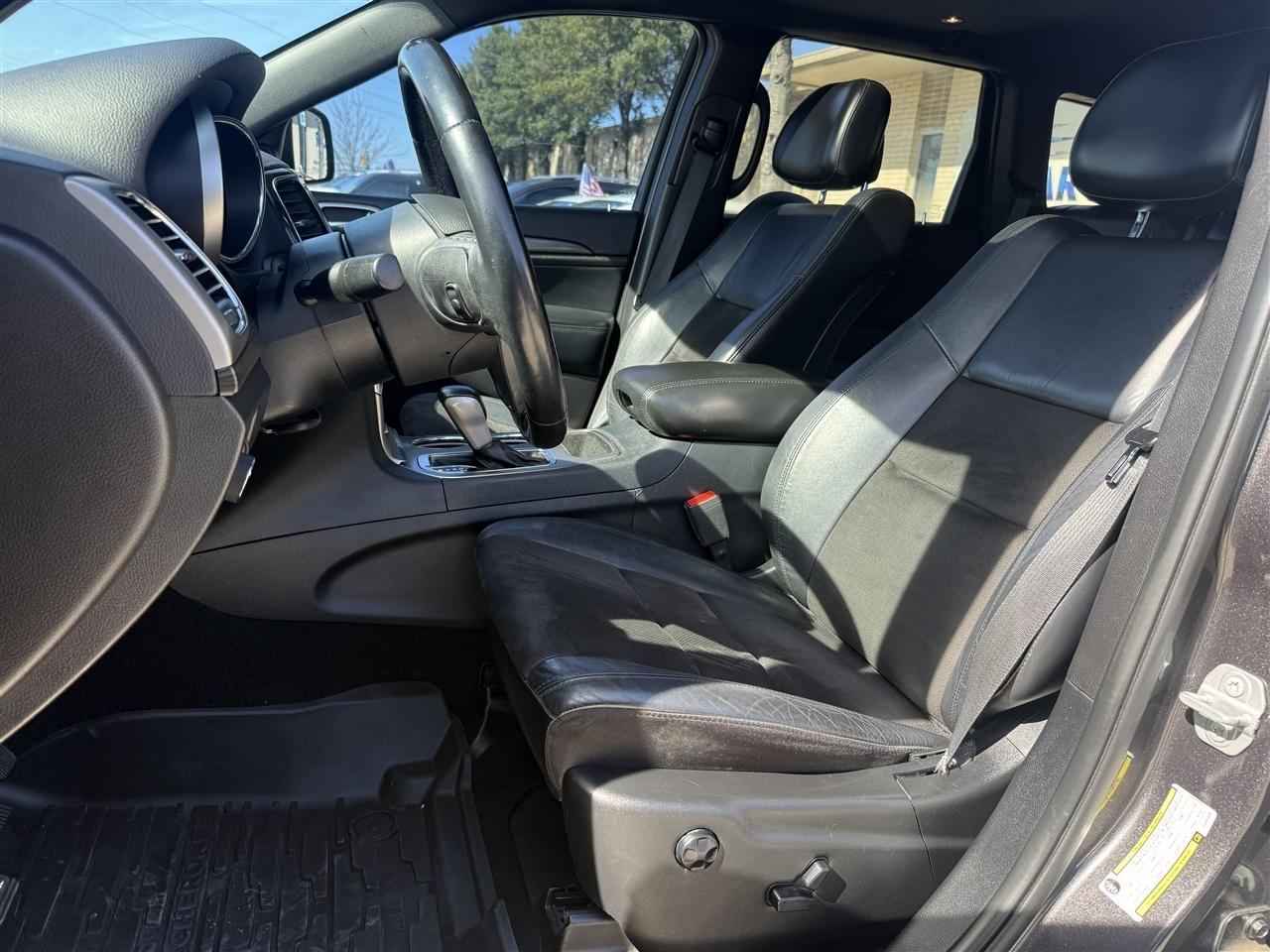 Jeep Grand Cherokee Laredo 2WD 2020