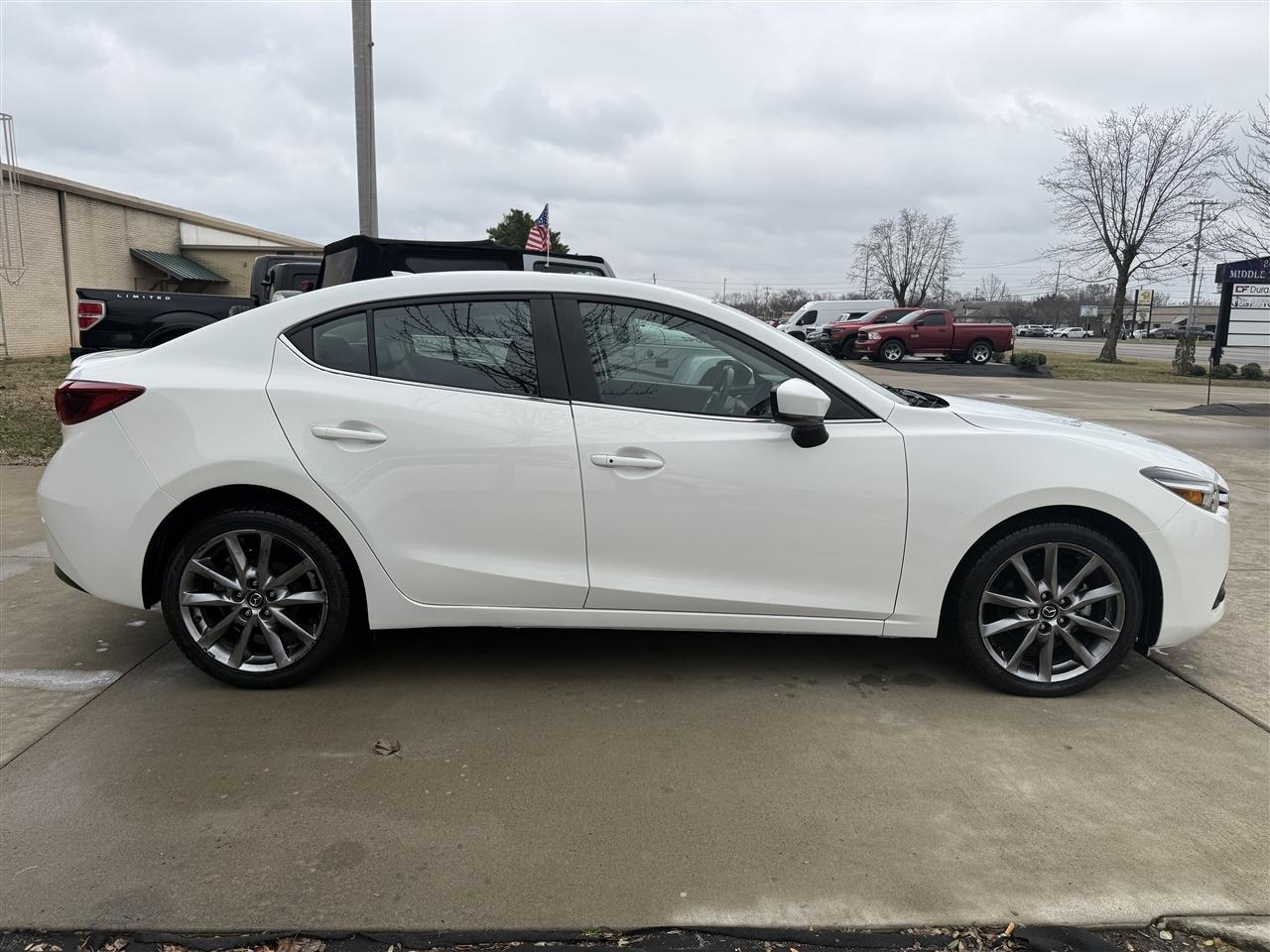 Mazda MAZDA3 s Grand Touring AT 4-Door 2018