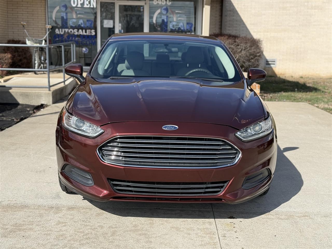 Ford Fusion S 2015