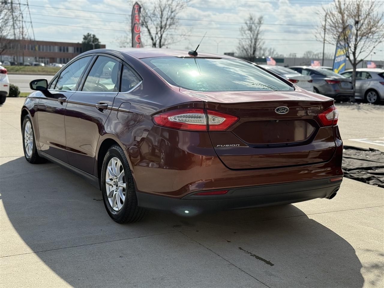 Ford Fusion S 2015