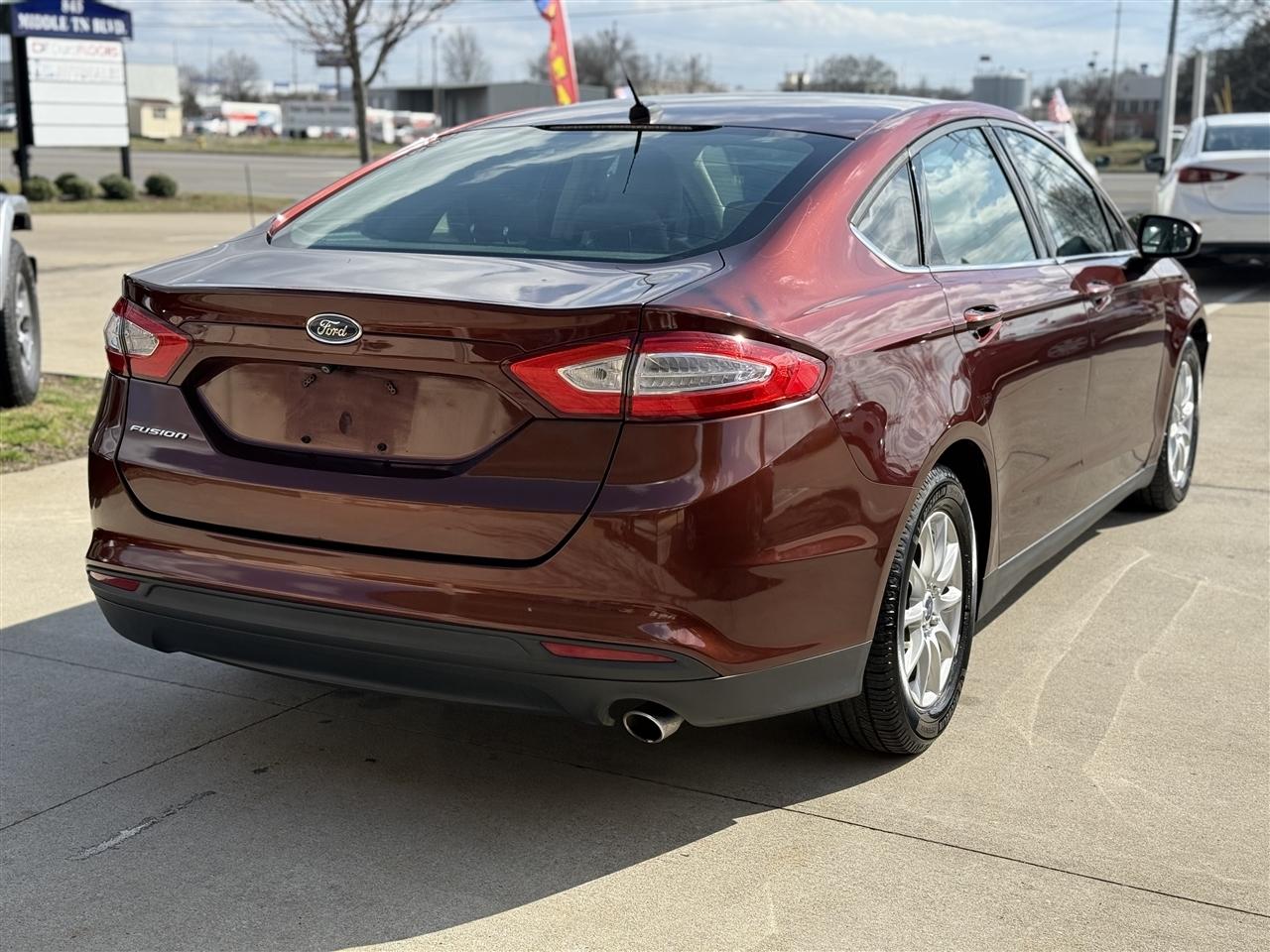 Ford Fusion S 2015