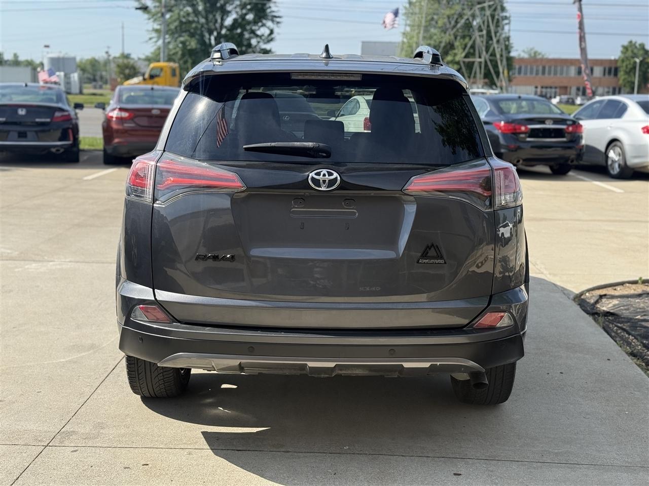 Toyota RAV4 XLE AWD 2018