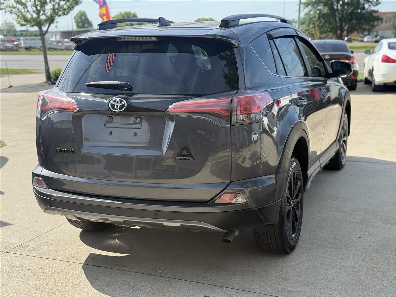 Toyota RAV4 XLE AWD 2018