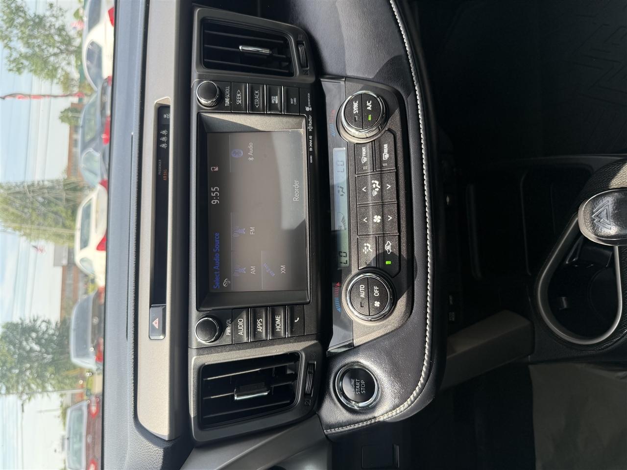 Toyota RAV4 XLE AWD 2018