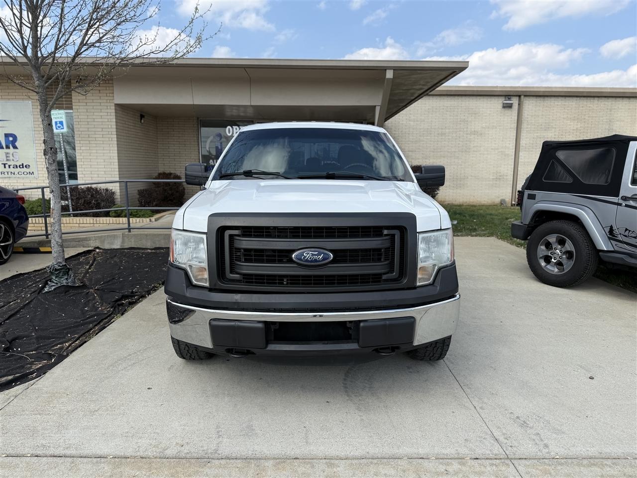 Ford F-150 XL SuperCrew 5.5-ft. Bed 4WD 2014