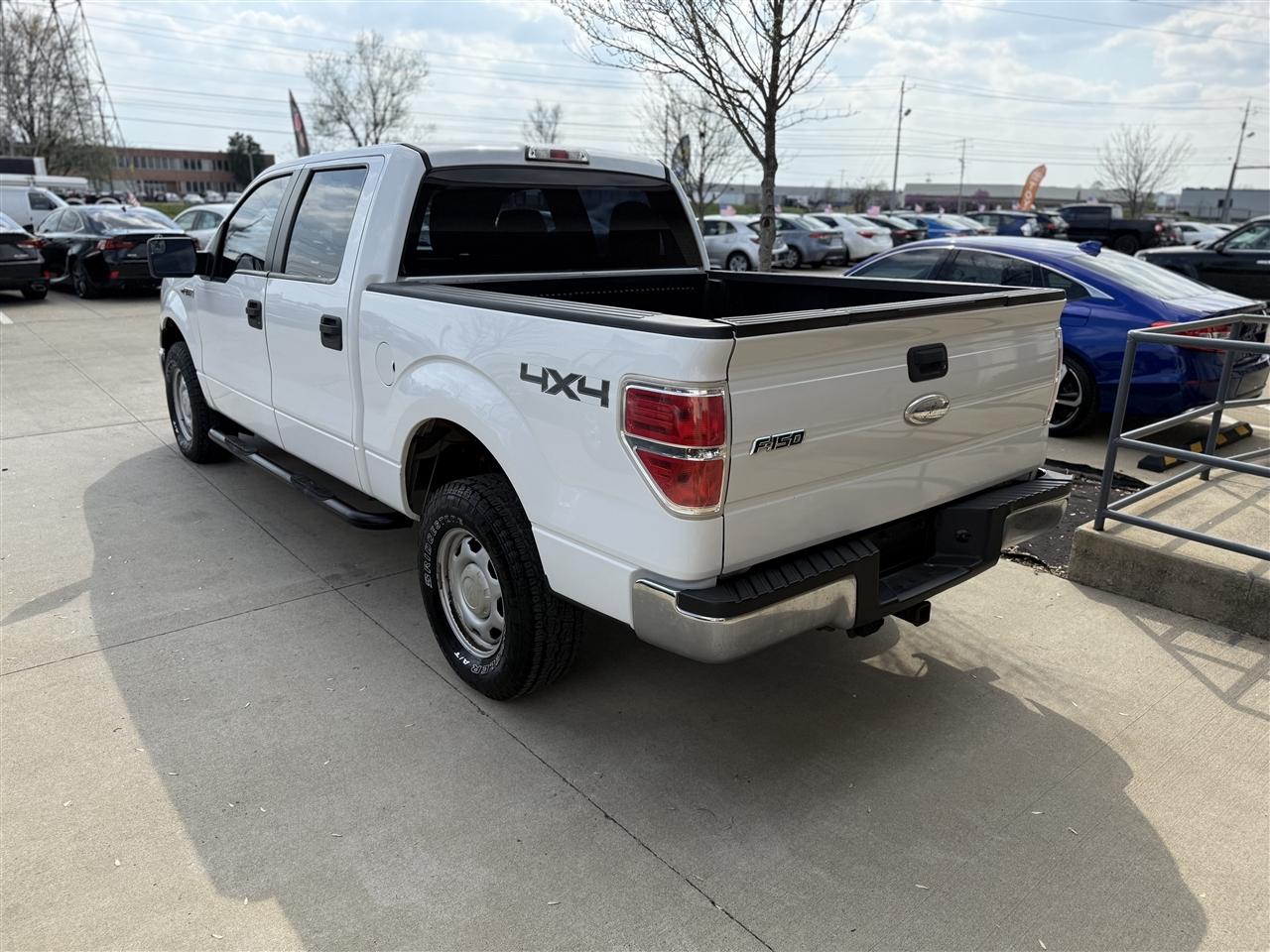 Ford F-150 XL SuperCrew 5.5-ft. Bed 4WD 2014