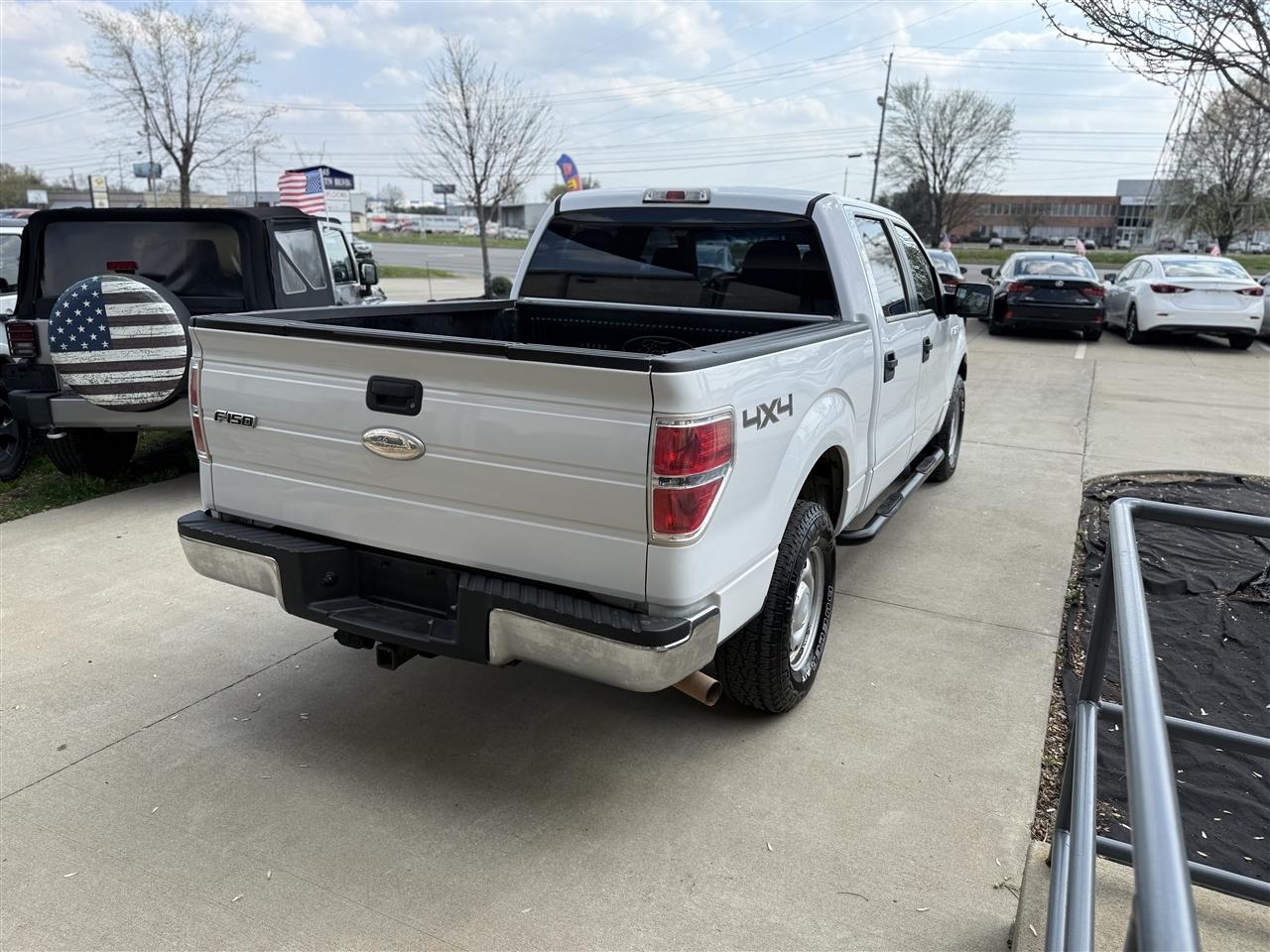 Ford F-150 XL SuperCrew 5.5-ft. Bed 4WD 2014