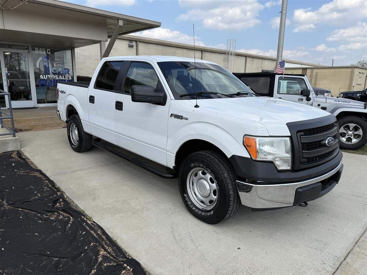 Ford F-150 XL SuperCrew 5.5-ft. Bed 4WD 2014
