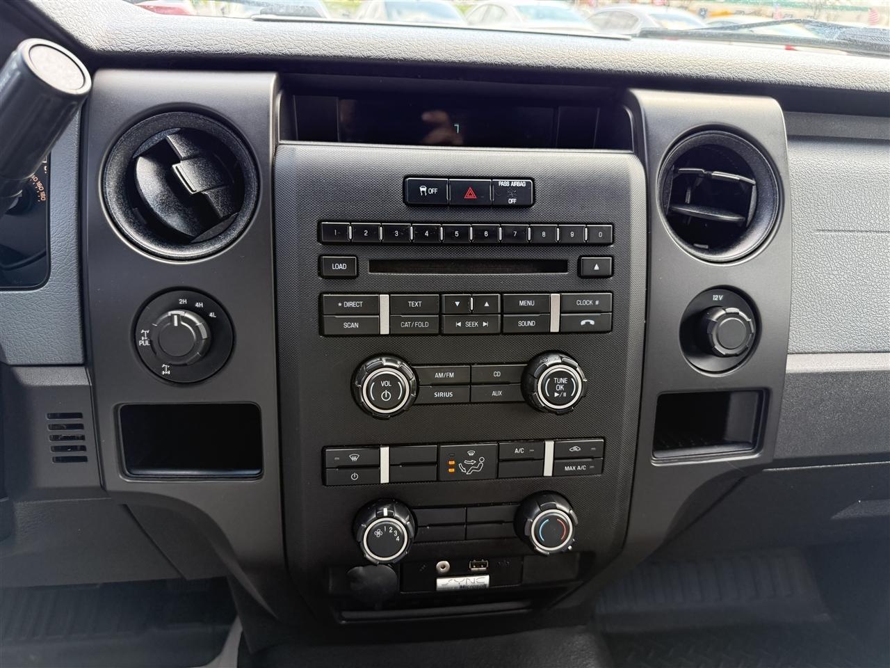 Ford F-150 XL SuperCrew 5.5-ft. Bed 4WD 2014