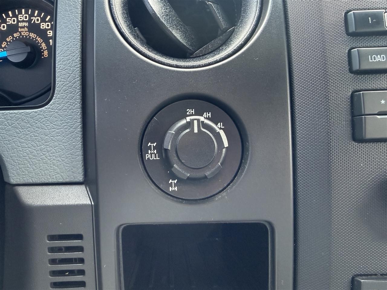 Ford F-150 XL SuperCrew 5.5-ft. Bed 4WD 2014