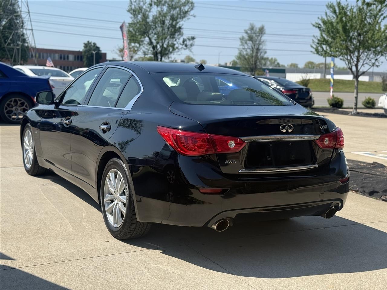 Infiniti Q50 Premium AWD 2015