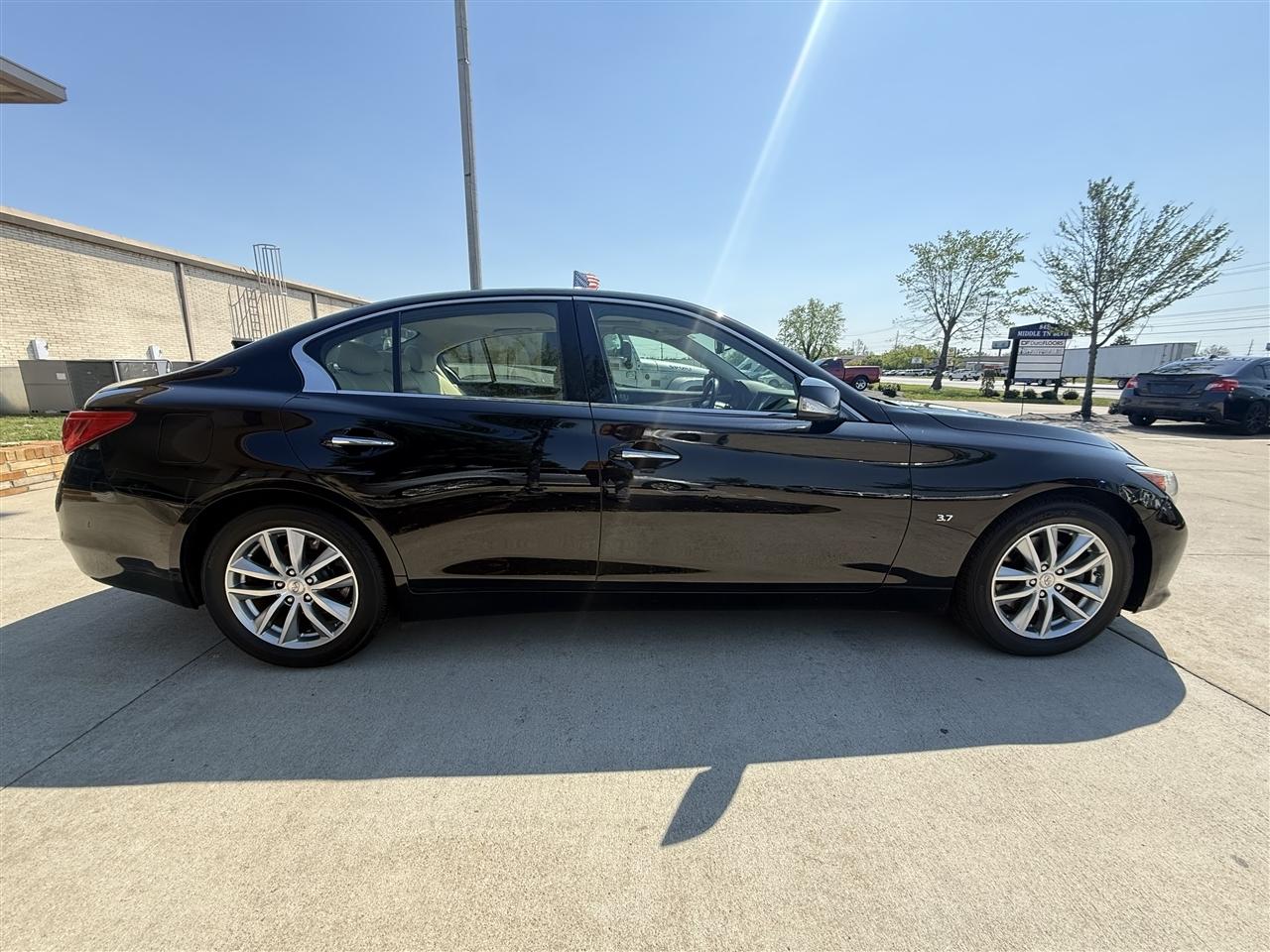 Infiniti Q50 Premium AWD 2015