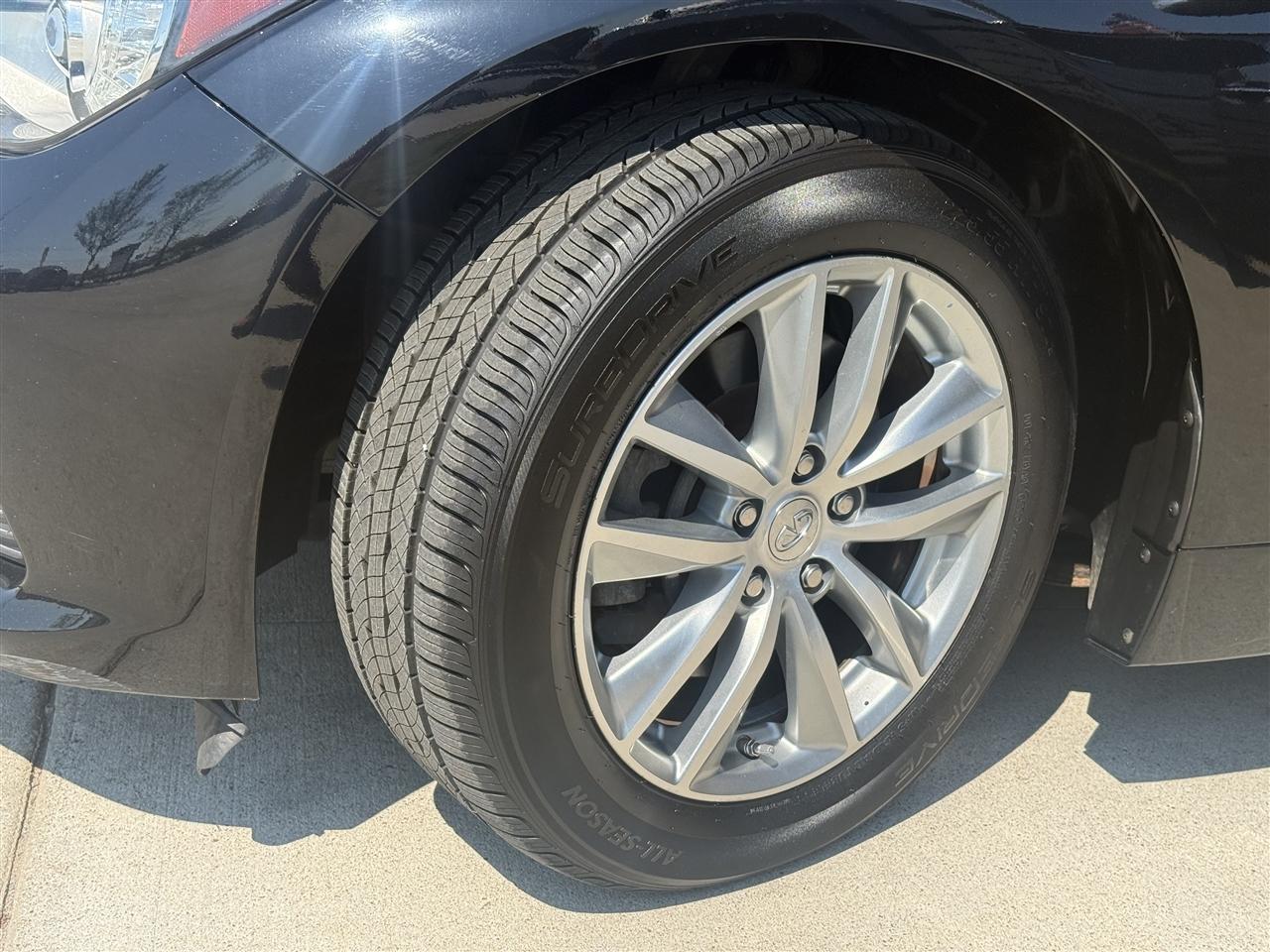 Infiniti Q50 Premium AWD 2015