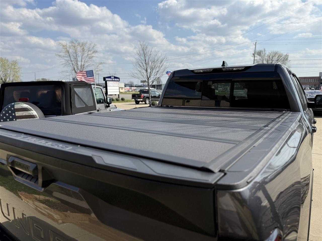 Toyota Tundra SR5 Double Cab 4WD 2024