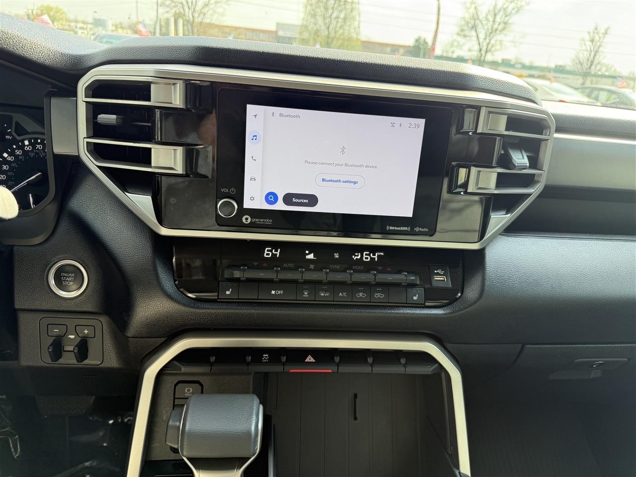 Toyota Tundra SR5 Double Cab 4WD 2024