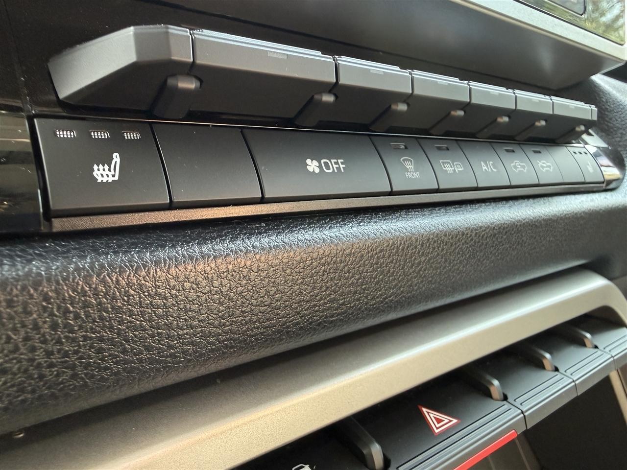 Toyota Tundra SR5 Double Cab 4WD 2024