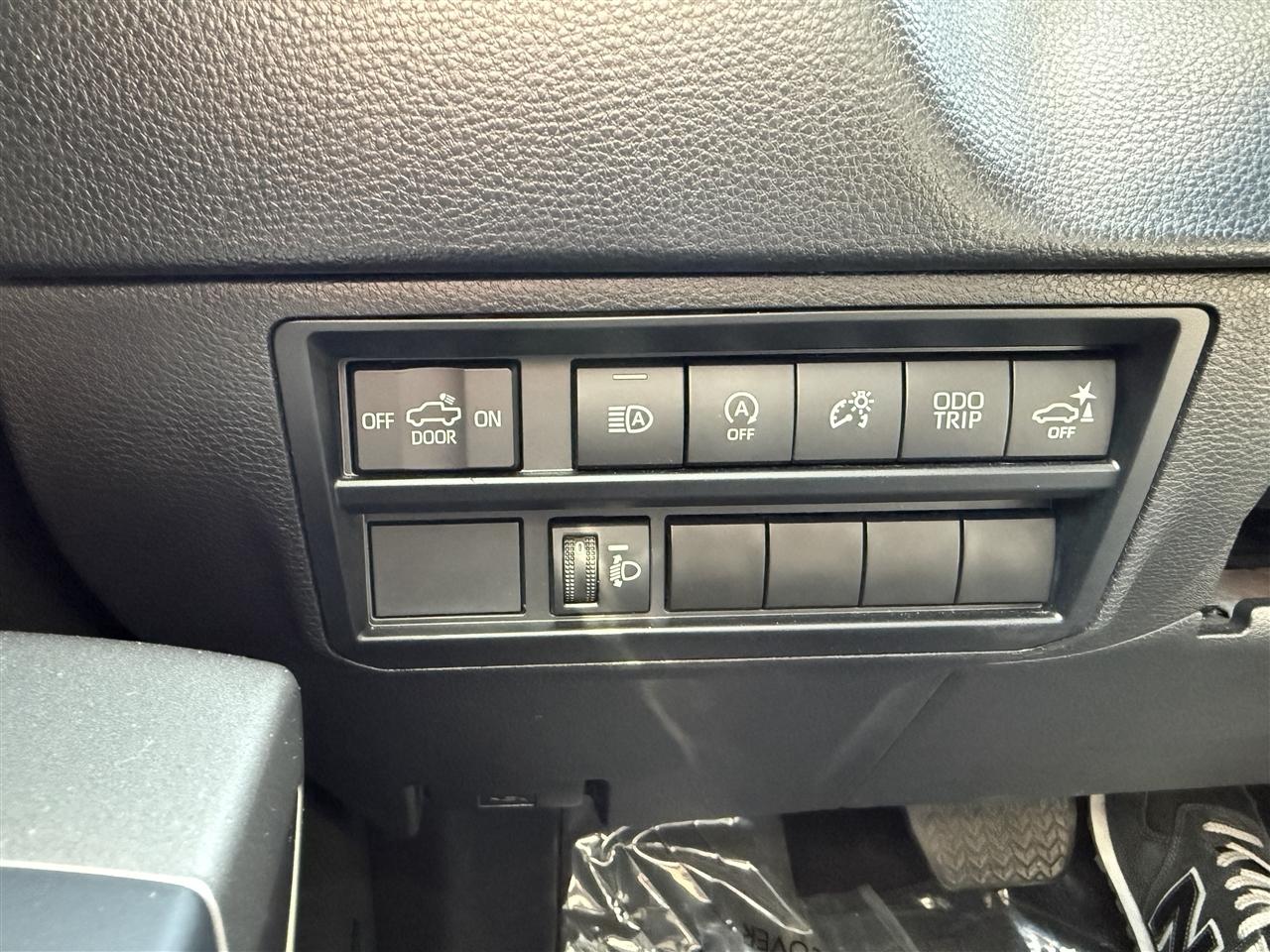 Toyota Tundra SR5 Double Cab 4WD 2024