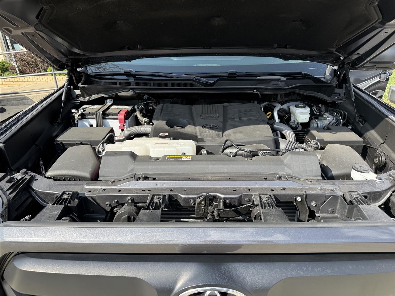 Toyota Tundra SR5 Double Cab 4WD 2024