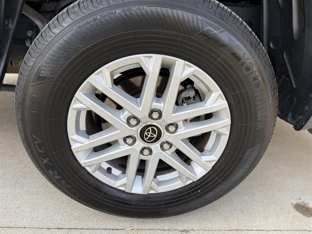 Toyota Tundra SR5 Double Cab 4WD 2024