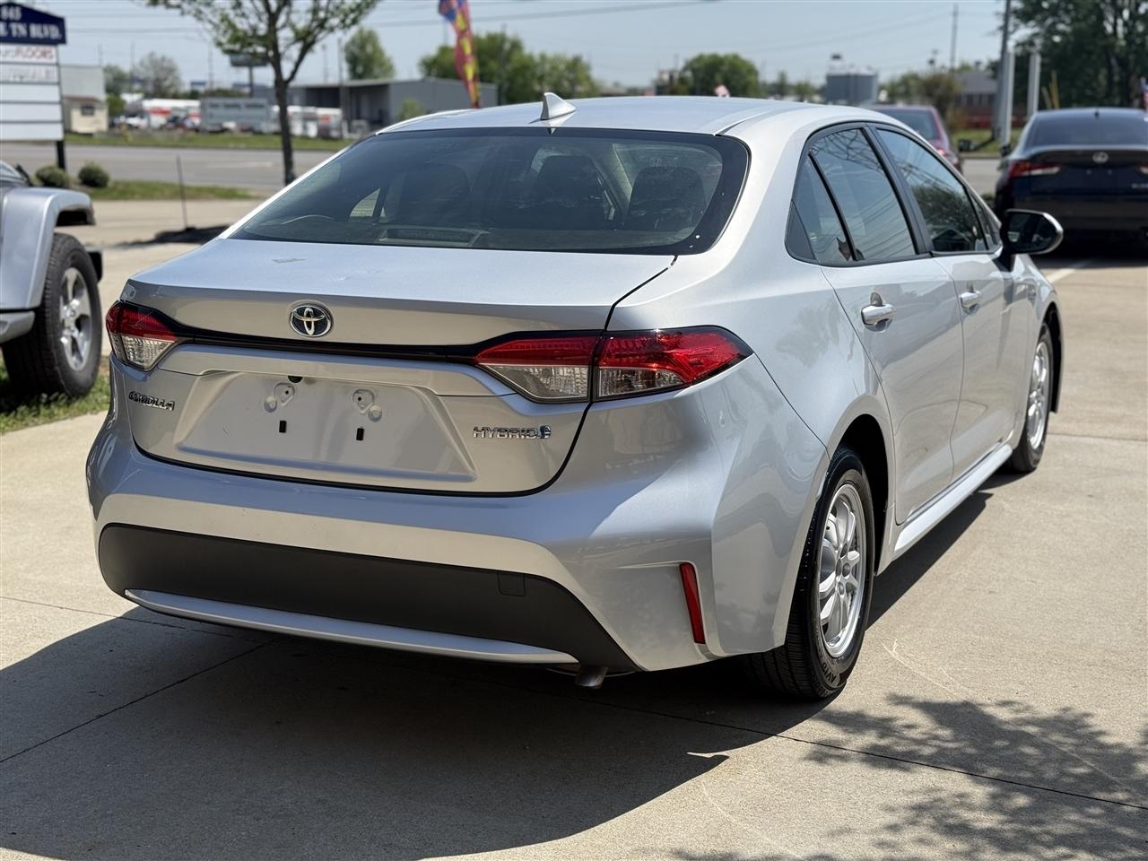 Toyota Corolla LE Hybrid 2021