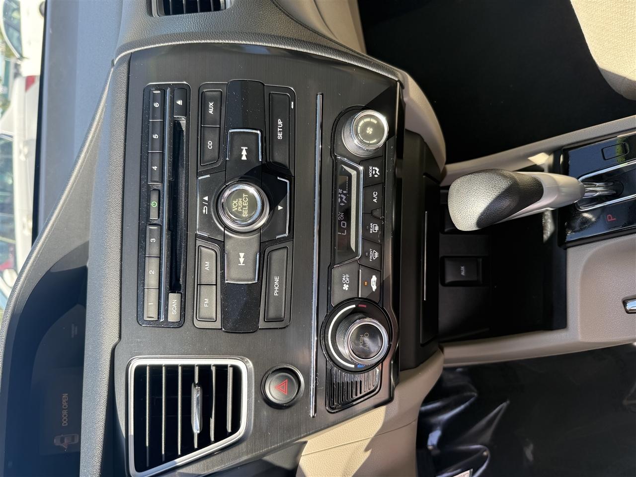 Honda Civic EX Sedan 5-Speed AT 2013