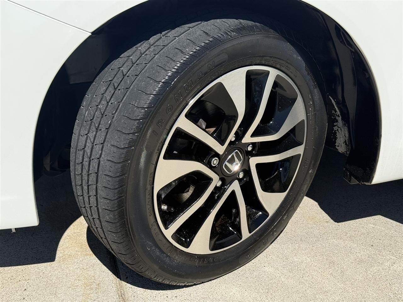 Honda Civic EX Sedan 5-Speed AT 2013
