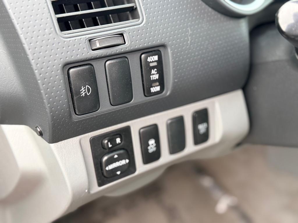 Toyota Tacoma 4WD SR5 Double Cab 6' Bed AT (Natl) 2009