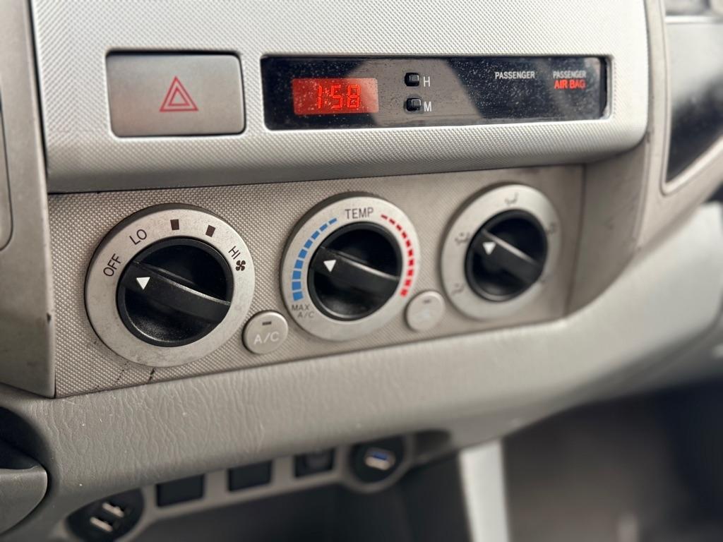 Toyota Tacoma 4WD SR5 Double Cab 6' Bed AT (Natl) 2009