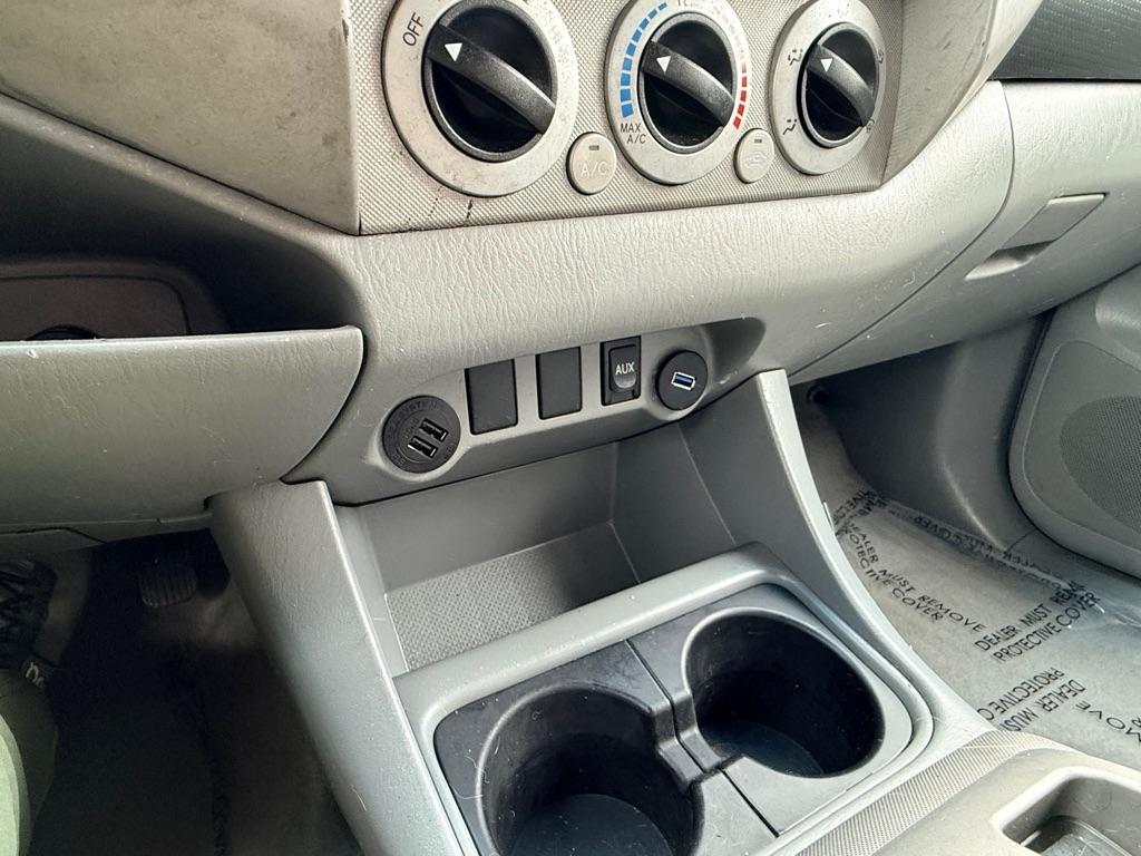 Toyota Tacoma 4WD SR5 Double Cab 6' Bed AT (Natl) 2009