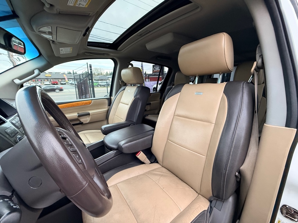 Nissan Armada Platinum Reserve 4WD 2013