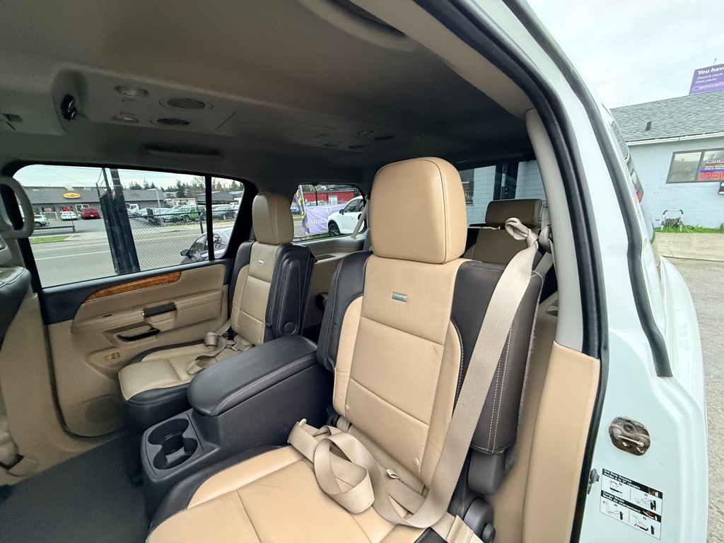 Nissan Armada Platinum Reserve 4WD 2013