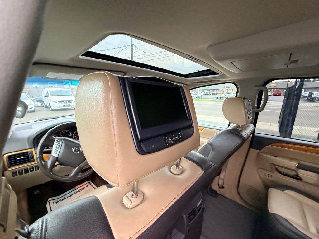 Nissan Armada Platinum Reserve 4WD 2013