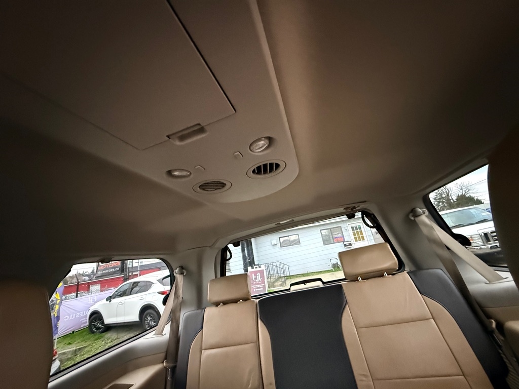 Nissan Armada Platinum Reserve 4WD 2013
