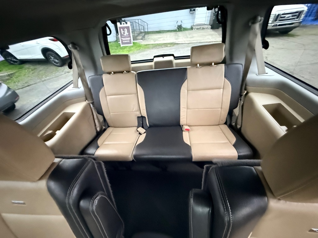 Nissan Armada Platinum Reserve 4WD 2013