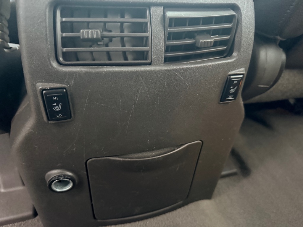 Nissan Armada Platinum Reserve 4WD 2013