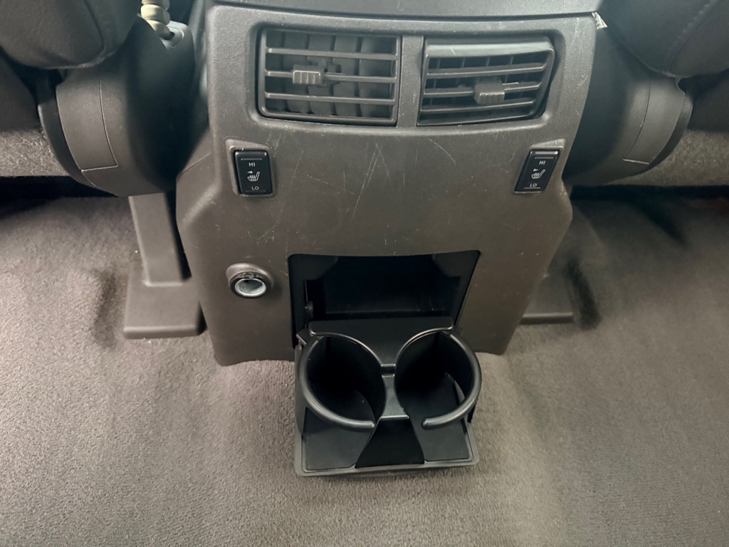 Nissan Armada Platinum Reserve 4WD 2013