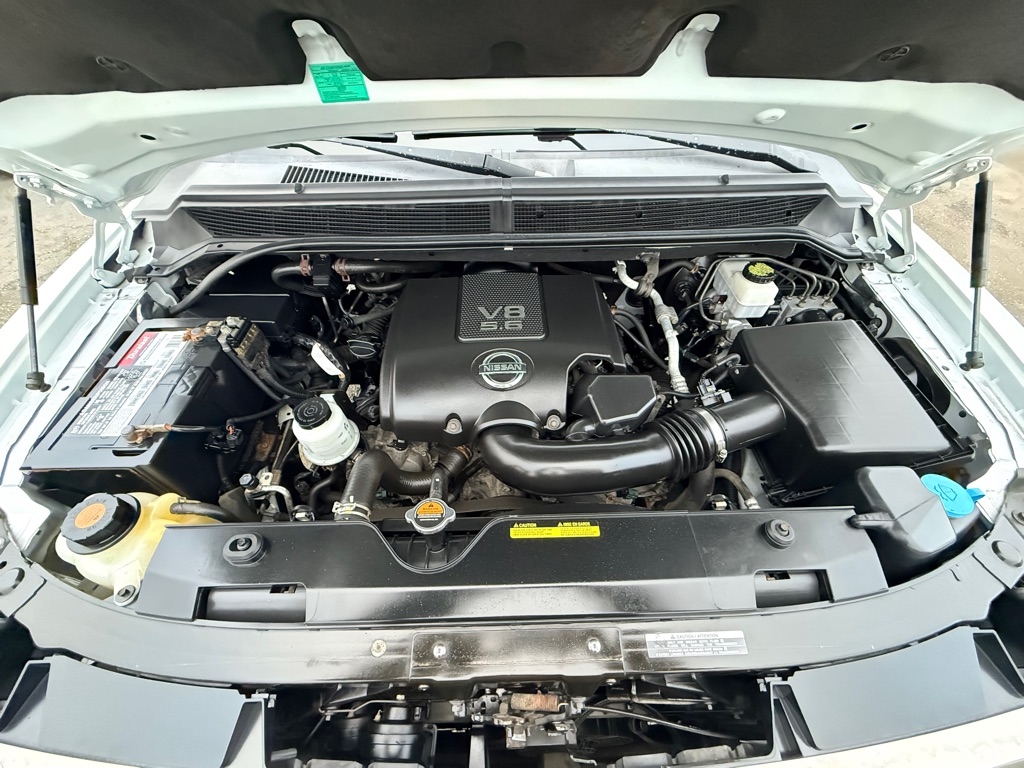 Nissan Armada Platinum Reserve 4WD 2013