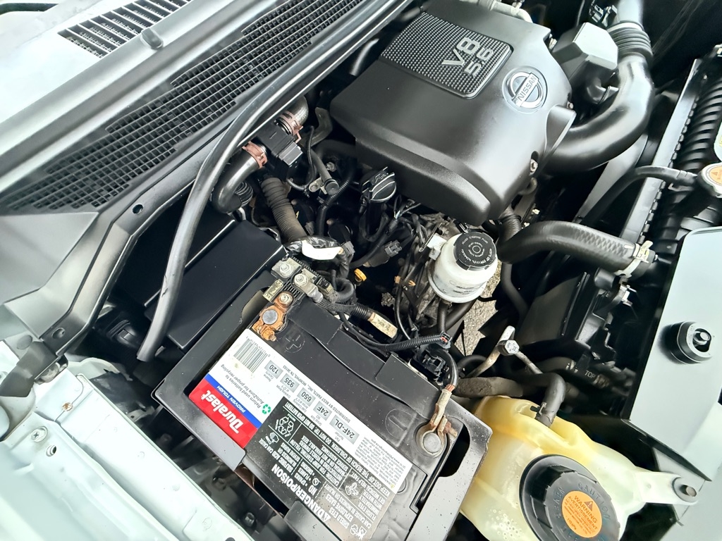 Nissan Armada Platinum Reserve 4WD 2013