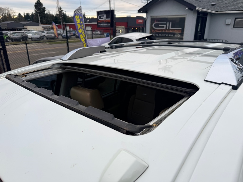 Nissan Armada Platinum Reserve 4WD 2013