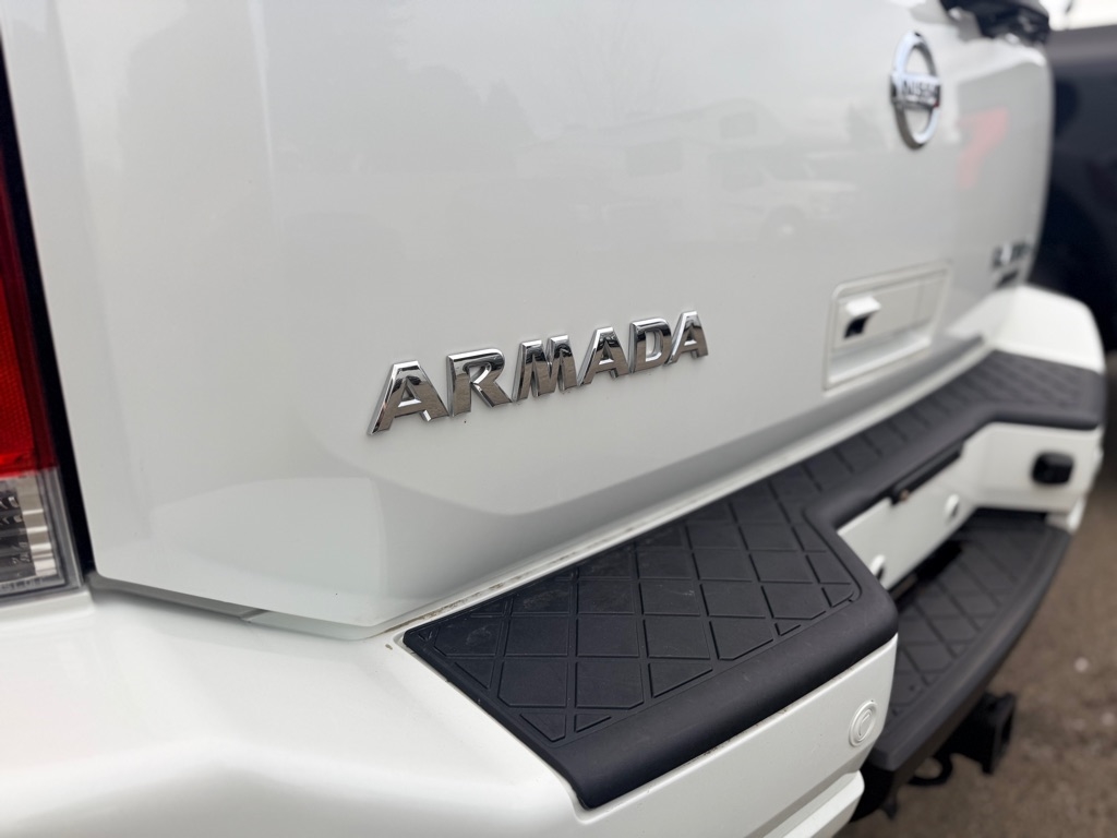 Nissan Armada Platinum Reserve 4WD 2013