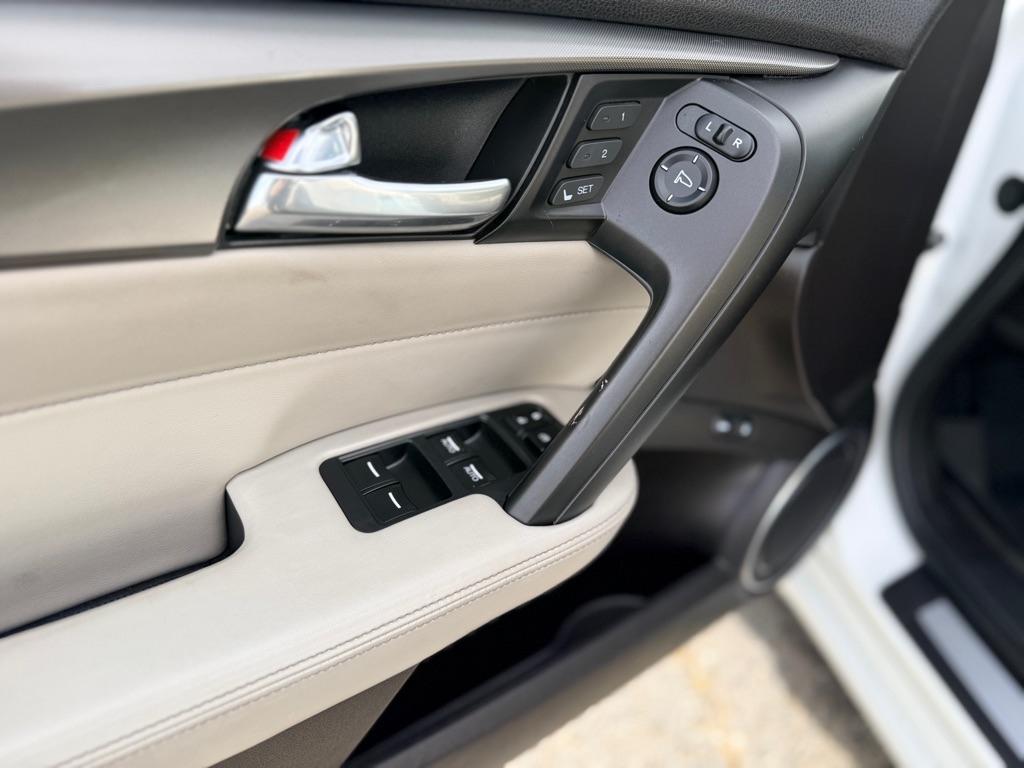 Acura TL 6-Spd AT SH-AWD w/ Advance Pkg 2013