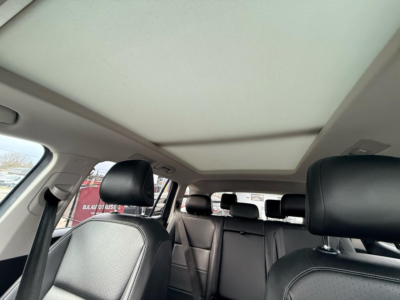 Volkswagen Tiguan SEL Premium 4D SUV 4Motion 2018