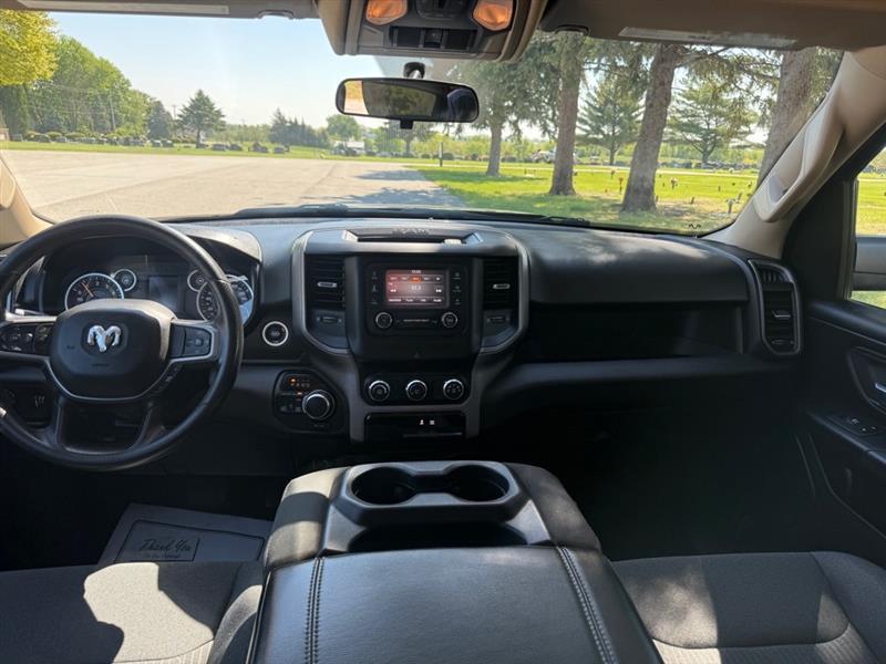 RAM 1500 Tradesman Crew Cab SB 4WD 2020