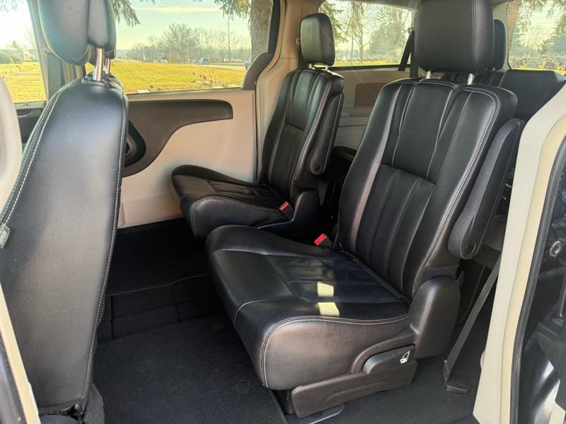 Chrysler Town & Country Touring 2014