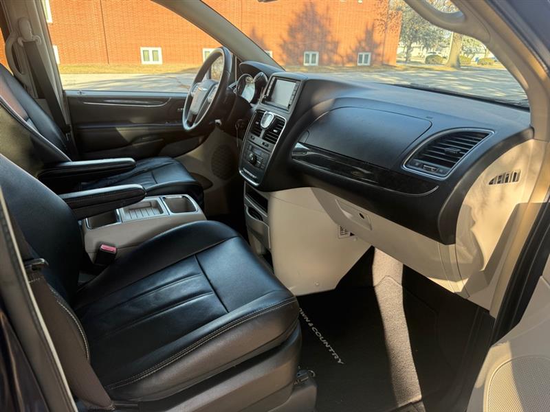 Chrysler Town & Country Touring 2014