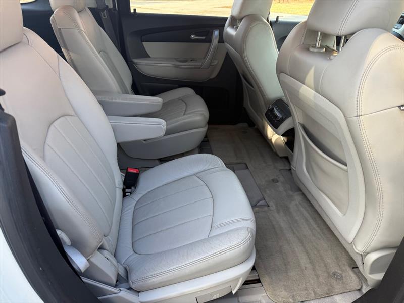 GMC Acadia SLT-2 AWD 2011